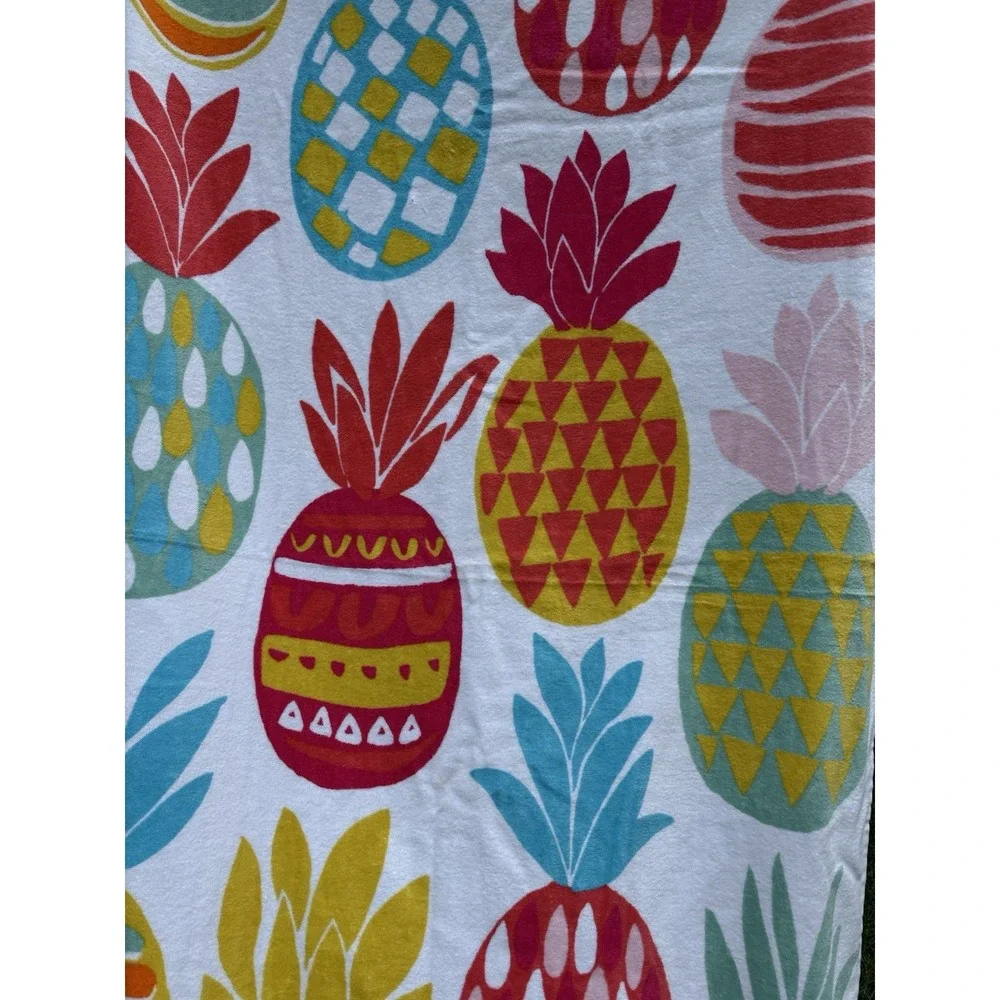 NWT Sun squad beach‎ or Pool towel pineapple print Size 62